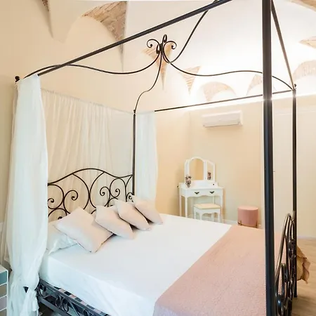 Romantic Escape Centre With Jacuzzi & Parking By Rent Appartement Côme