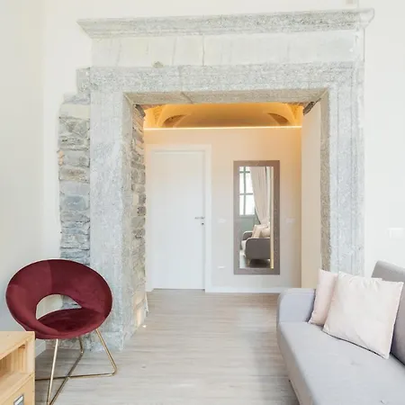 Romantic Escape Centre With Jacuzzi & Parking By Rent Como