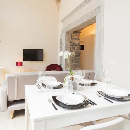 Apartment Romantic Escape Centre With Jacuzzi & Parking By Rent Como