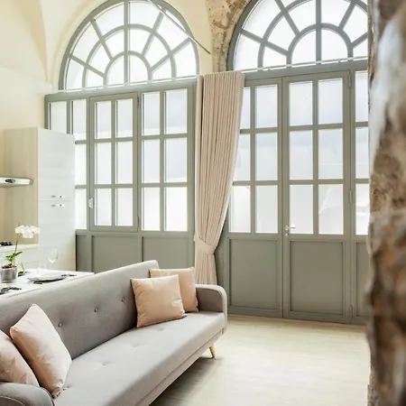 Romantic Escape Centre With Jacuzzi & Parking By Rent Côme