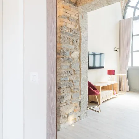 Apartment Romantic Escape Centre With Jacuzzi & Parking By Rent Como