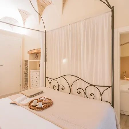 Romantic Escape Centre - Jacuzzi Parking