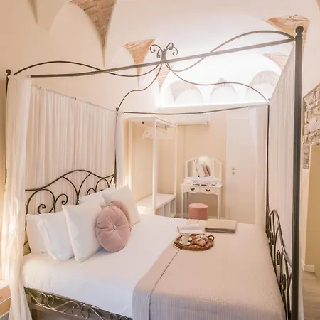 Romantic Escape Centre - Jacuzzi Parking Daire *
