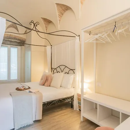 Romantic Escape Centre - Jacuzzi Parking Daire Como