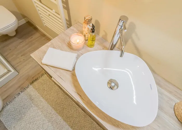 アパート Romantic Escape Centre - Jacuzzi Parking *