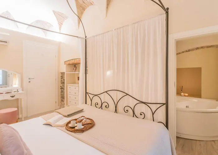 Romantic Escape Centre - Jacuzzi Parking